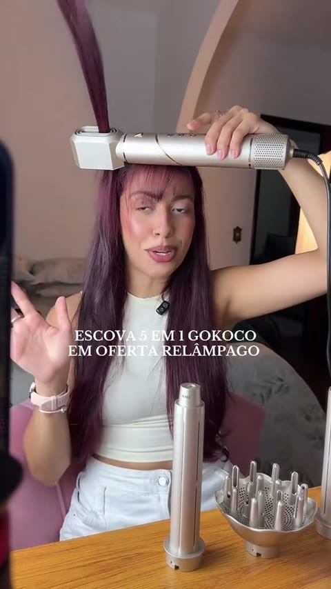 Vídeo de @carolzinhaas usando a Escova Modeladora GOKOCO